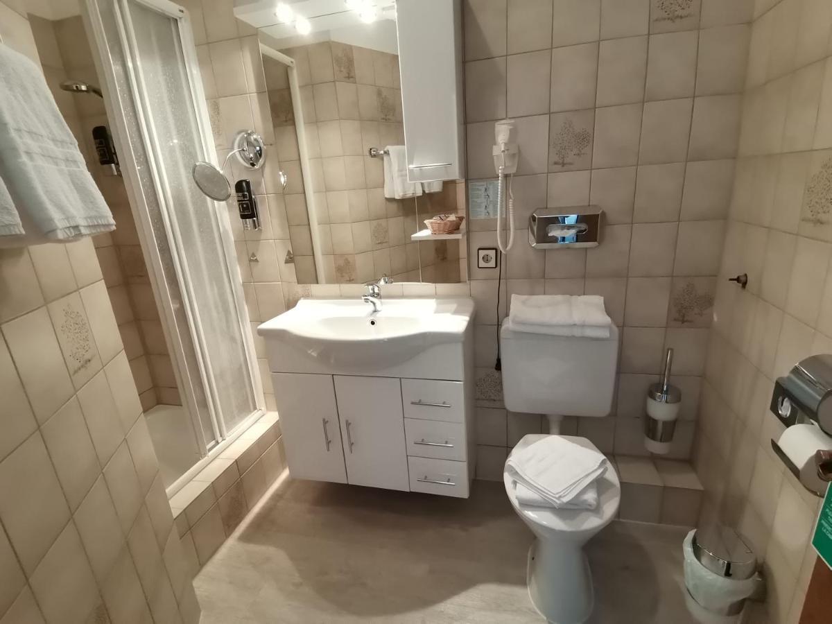 Hotel Kitzinger Hof An Der B8 Kitzingen Exteriör bild