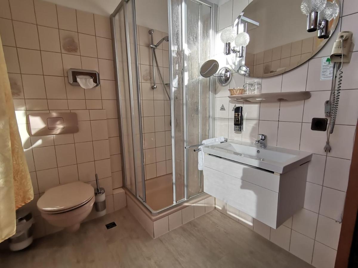 Hotel Kitzinger Hof An Der B8 Kitzingen Exteriör bild