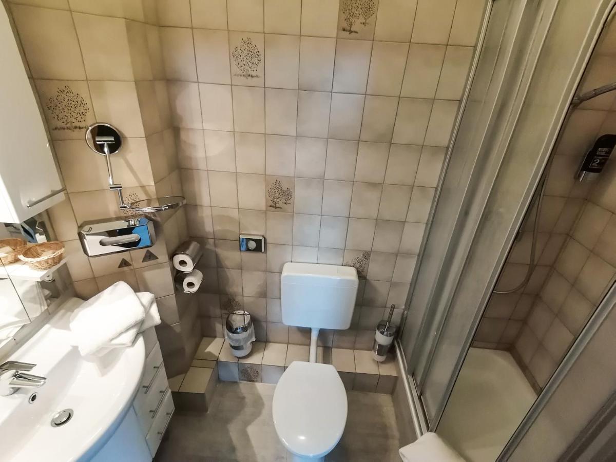 Hotel Kitzinger Hof An Der B8 Kitzingen Exteriör bild